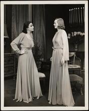 [Katharine Cornell as Linda Easterbrook (Linda Paige) and Margalo Gillmore as Amanda Smith in "No Time for Comedy".]