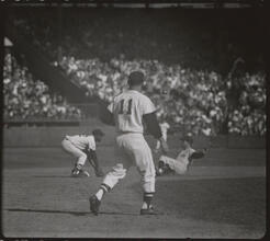 Roger Maris [Unidentified players of the Boston Red Sox and New York Yankees.]