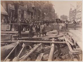 14 St. [Construction of the cable road on Broadway, 1891.]