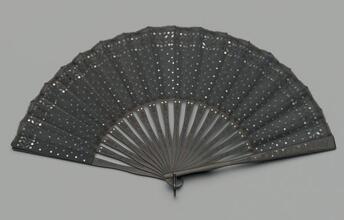 Folding fan in spangled black gauze with original box