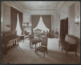 Hotel Belmont.