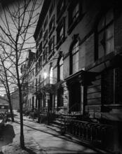 [Unidentified neighborhood.]