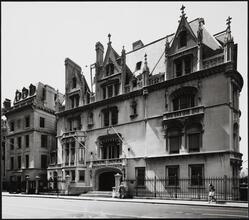 [Ukrainian Institute of America, 2 East 79th Street.]
