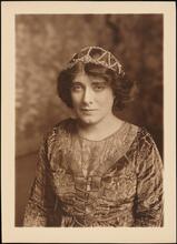 [Julia Marlowe as Portia  in "The Merchant of Venice".]