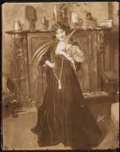 [Doris Keane as Mme. Margarita Cavallini in "Romance".]