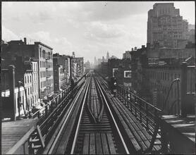 Third Avenue "El", 125th Street Express Level, Looking South.