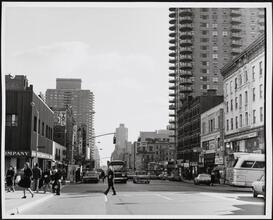 [Looking east on East 86th Street from Lexington Avenue.]