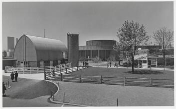 [Electric Farm at the 1939 New York World's Fair]