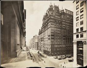 Street Scenes, 34th Street & 5th Avenue.