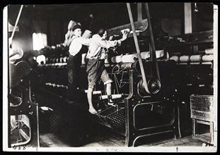 [Young cotton mill operators.]