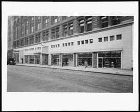 Bloomingdales, general view on 59th Street with new store windows.
