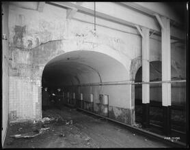 Lexington Avenue Subway at 96th Street Station, #4. North face of tunnel wall, east to west.