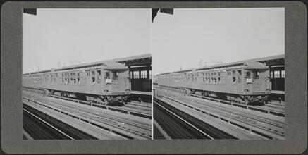 BMT Astoria Line train leaving station.