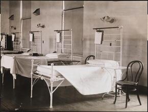 [Endowed bed in the Presbyterian Hospital for firemen.]