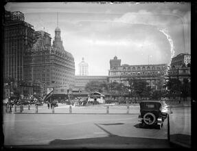Around Bowling Green, Alexander Hamilton United States Custom House on right.