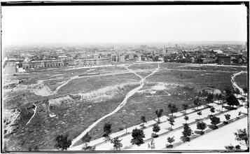 [North from Eastern Parkway.]