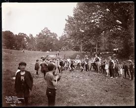 Public School 105 from Manhattan at the vacation playgrounds in Bronx-Park. August 19th 1902.