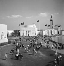 [The Government Zone at the New York World's Fair.]