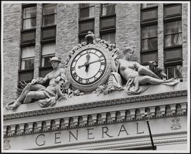 [Detail of clock and sculpture on the Helmsley Building, 230 Park Avenue.]