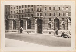 Both Sides of Broadway from Bowling Green to Worth Street [26 Broadway.]