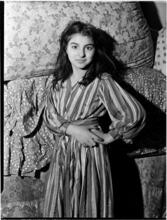 [Portrait of an unidentified young woman.]