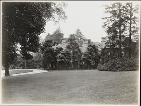 [Washington Irving's ivy-covered cottage.]