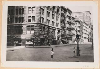 Both Sides of Broadway from Bowling Green to Worth Street [West side of Broadway between Duane and Thomas Streets.]