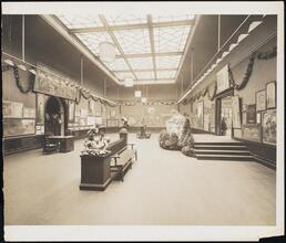 [Art gallery. Interior.]
