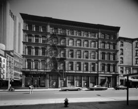 [West Broadway between Duane and Reade Streets.]