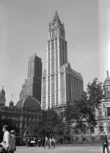 [City Hall Post Office and Courthouse, Woolworth Building, and New York City Hall.]