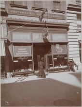 [Huyler's Candy store at 508 5th Avenue.]