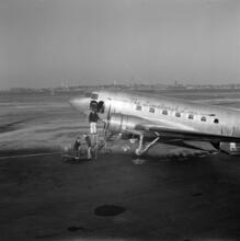 [TWA's The Lindbergh Line plane.]