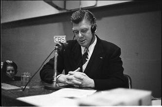 Arthur Godfrey [Godfrey hosting his radio show.]