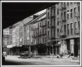 [South Street between Beekman and Peck Slip.]