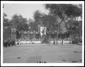 Washington Square. Garibaldi Statue. [Italian War Commission, June 1917.]