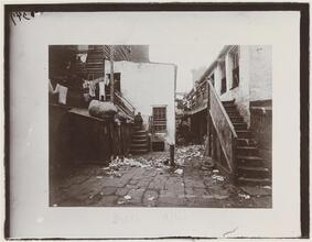 A Mulberry Bend Alley.