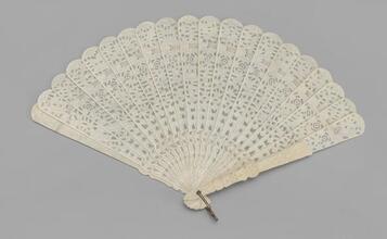 Chinese ivory brisé fan for export