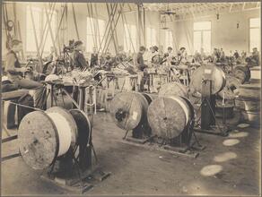 [Workers in a Brooklyn Rapid Transit machine shop.]