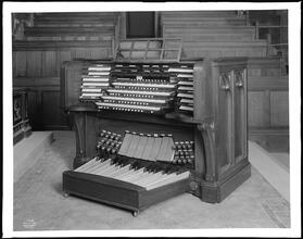 16th Street and Stuyvesant Square. St. George's Protestant Episcopal Church. Organ console from front and side.
