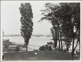 [Carl Schurz Park and Hell Gate.]