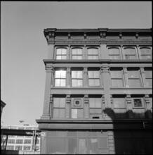[195 Broadway, detail of upper stories.]