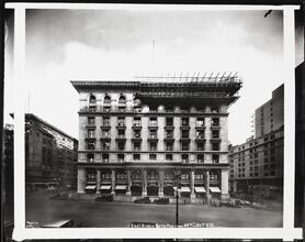 [East Side of Fifth Avenue from 35th to 34th Streets.]