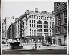 [Looking northwest from West Broadway to 140 Franklin Street.]