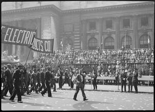[National Recovery Administration parade on Fifth Avenue.]