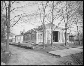 Bronx Zoo, Lion House.
