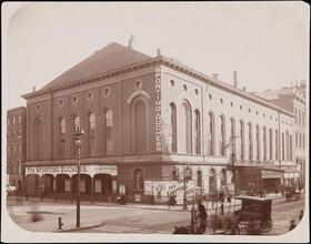 Academy of Music, "Sporting duchess".