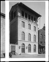 303-305 East 36th Street. New York Public Library.