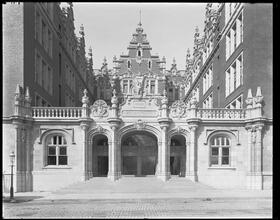 10th Avenue between 58th and 59th Street. De Witt Clinton High School, entrance.