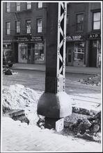 [Third Avenue El at 10th Street.]