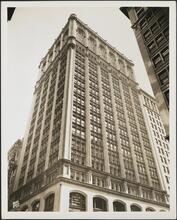 105 Madison Avenue. Loft Building, view looking up